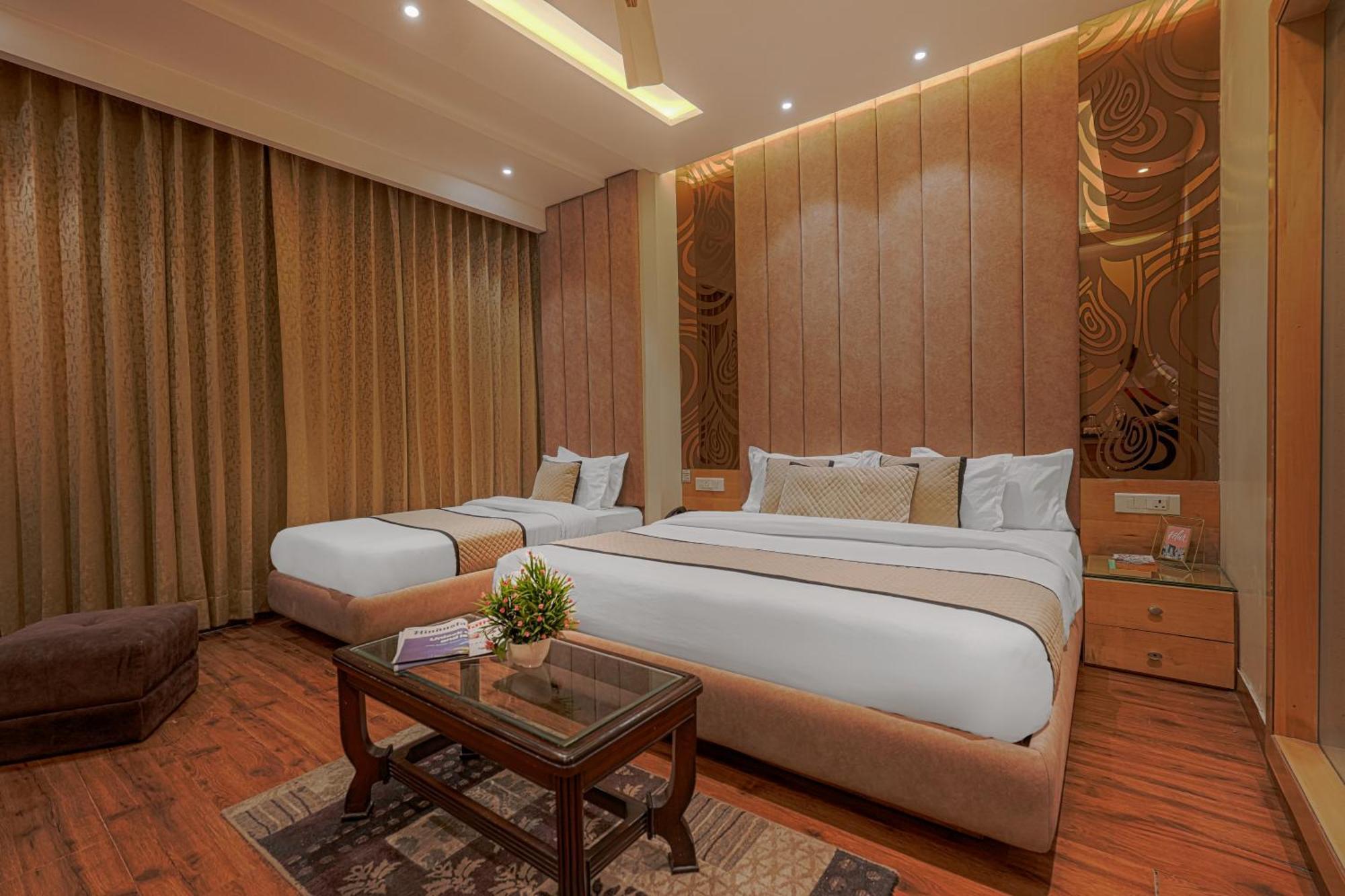 Csjs Inn Hotel Amritsar Exterior foto