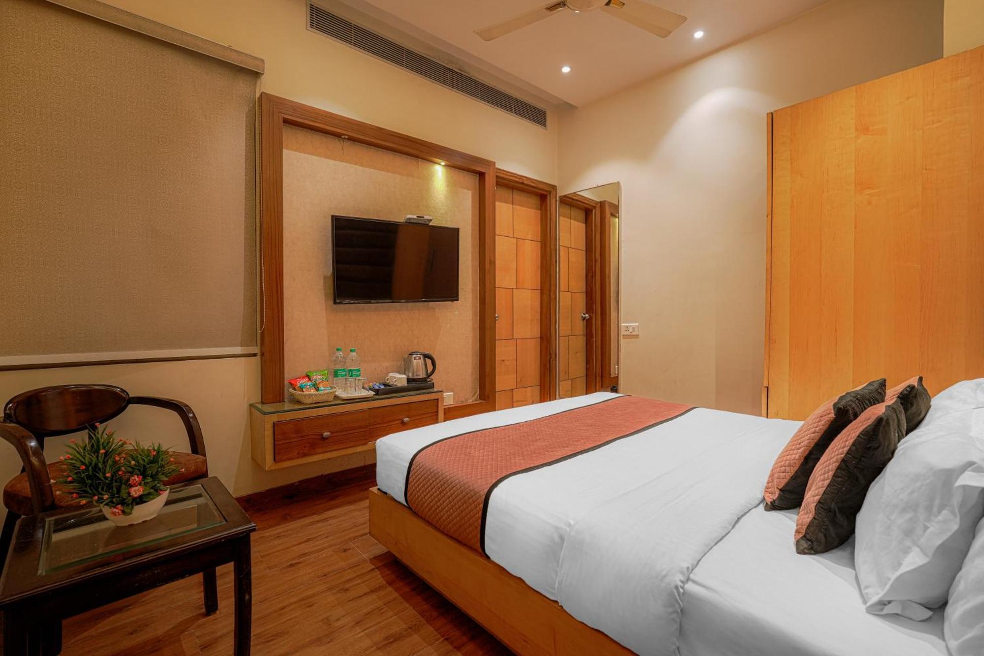 Csjs Inn Hotel Amritsar Exterior foto